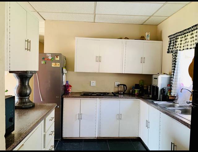 4 BEDROOM HOUSE FOR SALE IN RENSBURG
